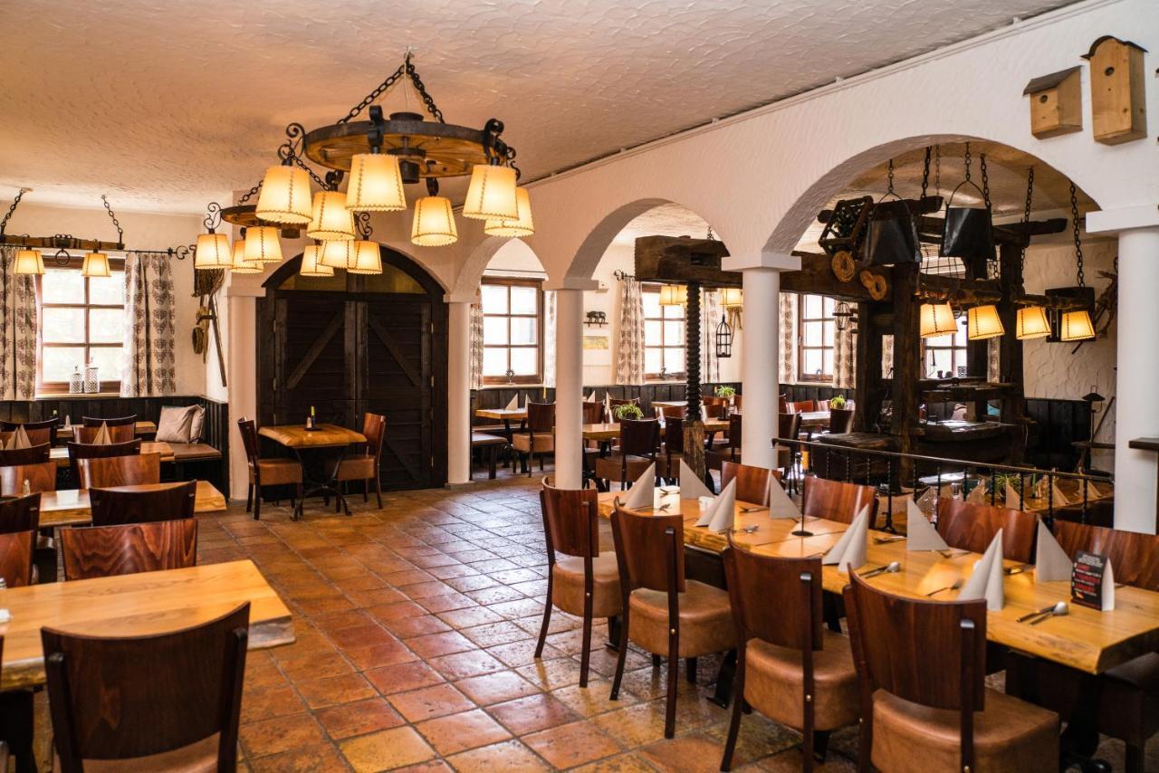 Hotel Johannes-Zeche Illmitz Exterior photo